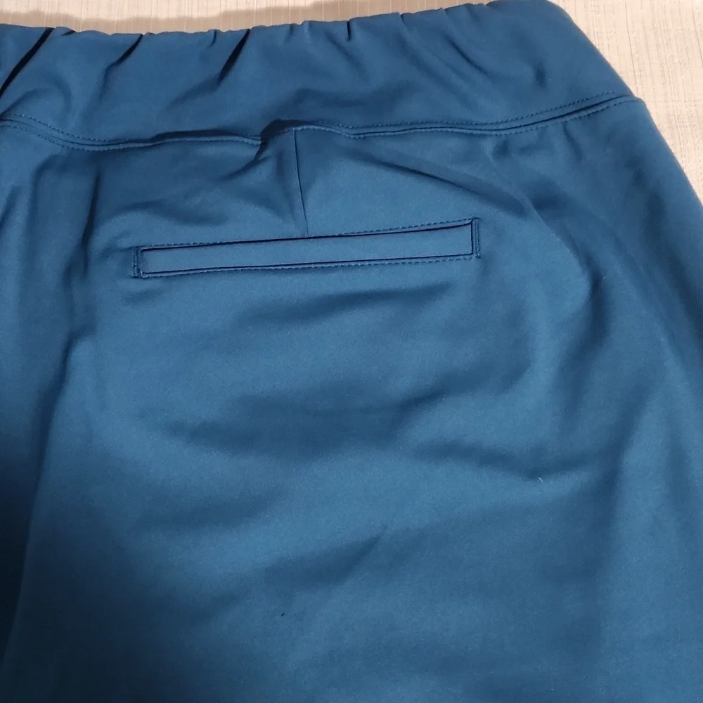 LIVI 22/24 BLUE CAPRI BY LANE BRYAN.